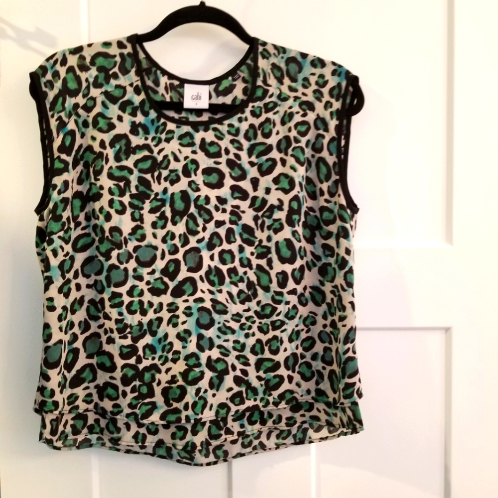 Cabi size small top.